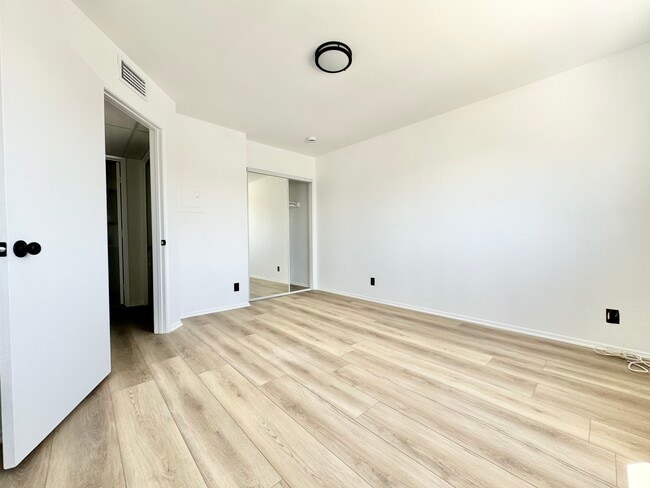 Building Photo - 2109 Crenshaw Blvd