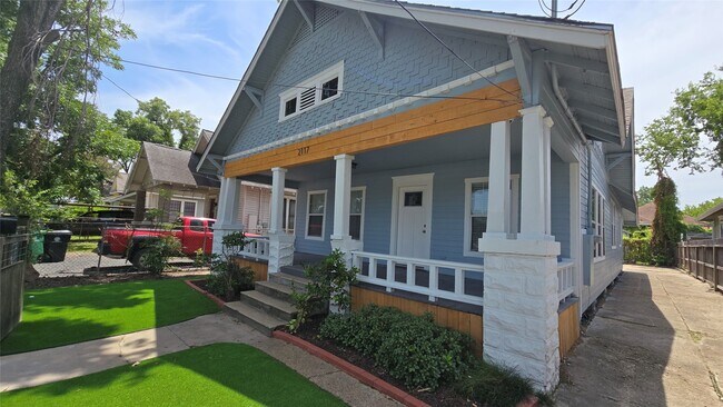 Building Photo - 2117 Marion St