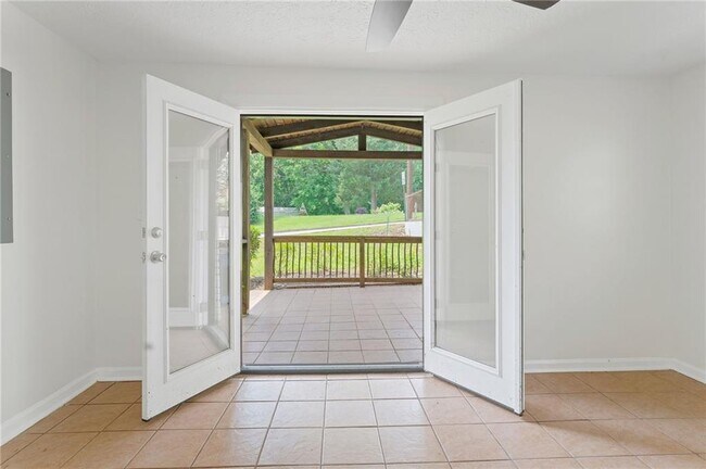 Building Photo - 119 McBee St