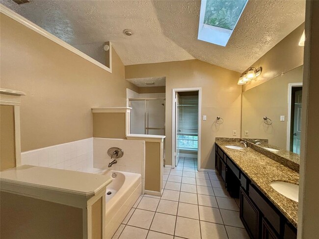 Building Photo - 12702 Meadway Ct