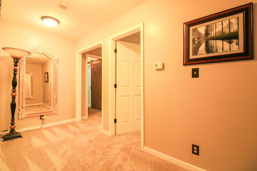 Building Photo - 511 Riverview Ct