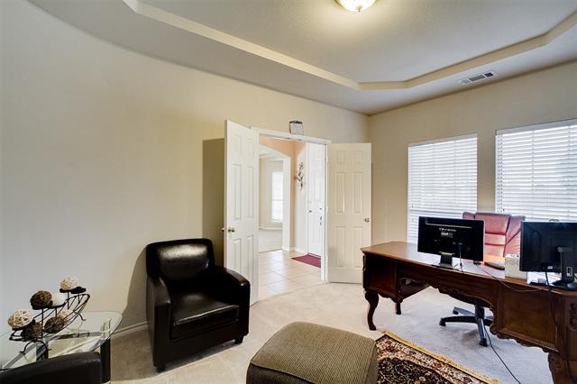 Building Photo - 705 Sundown Way