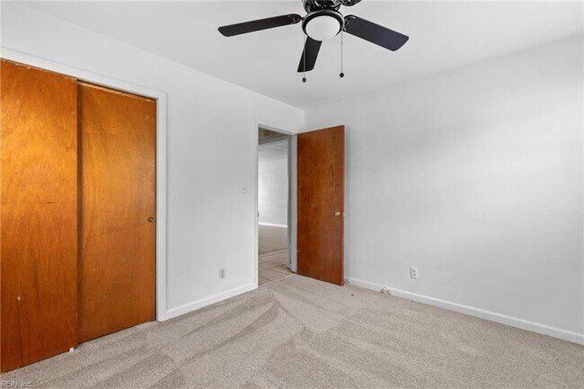 Building Photo - 4906 Johnson Ave