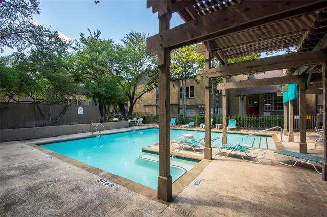 Building Photo - 10578 High Hollows Dr