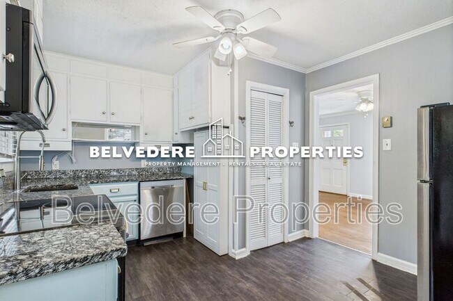 Building Photo - 1003 Cleburne St