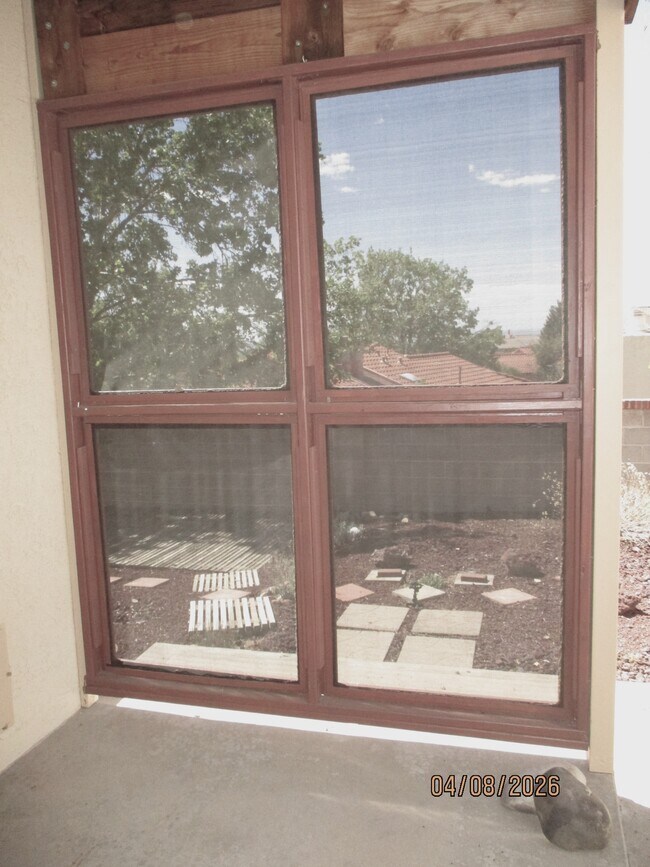 Building Photo - 10409 Camino Del Oso NE