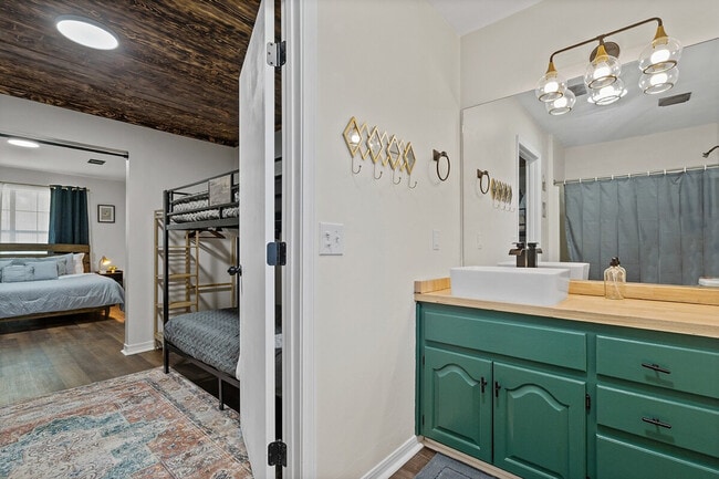 Building Photo - 2001 N 61st Ave