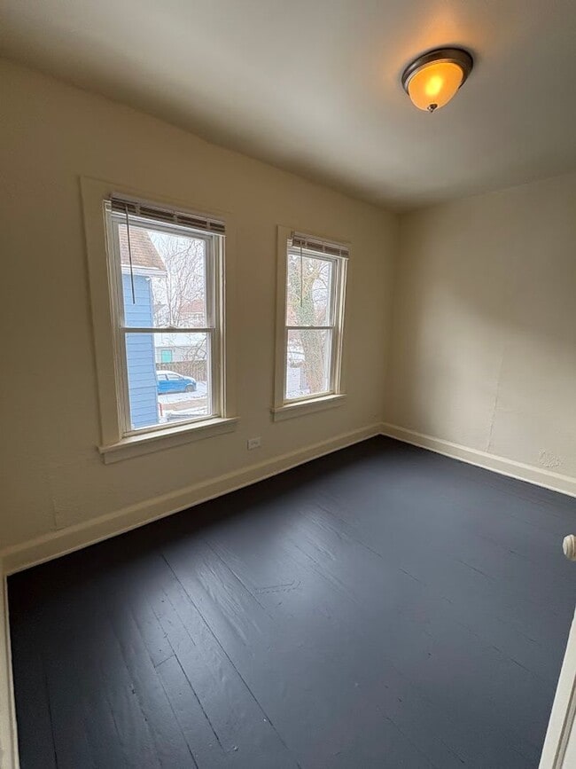 Building Photo - 378 E 156th St