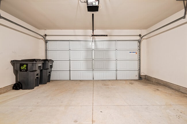 Building Photo - 2854 Meadowview Blvd