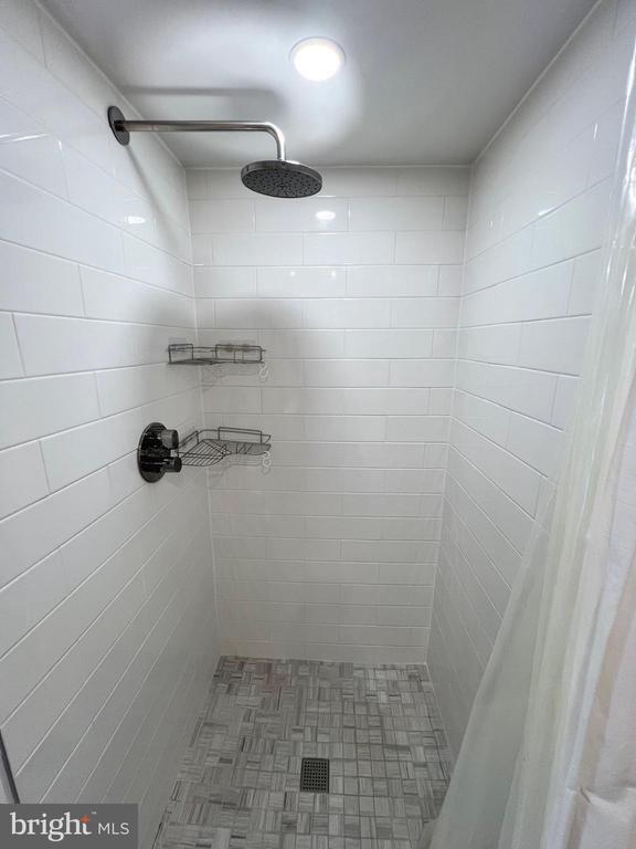 Building Photo - 118 Roberts Ln