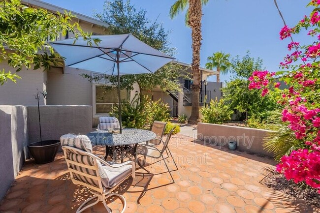 Building Photo - 4114 E Calle Redonda