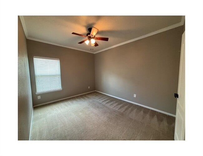 Building Photo - 15518 Huddleston Dr