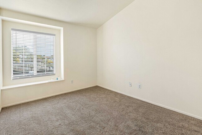 Building Photo - Stunning Home for Rent in Tierra Mesa, Sorrento Valley