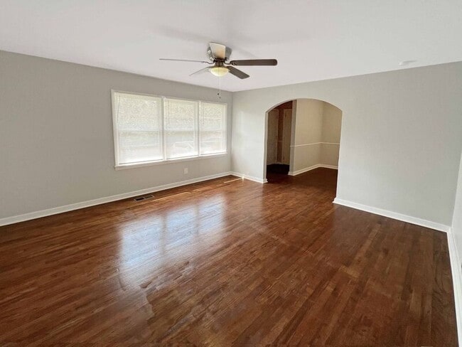 Building Photo - 1309 5th Pl NW