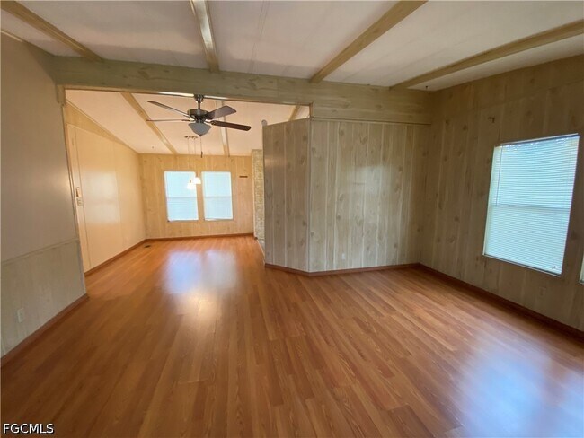 Building Photo - 234 Lamplighter Ln