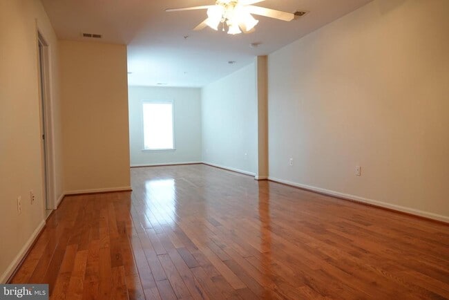 Building Photo - 1112 Pleasant Dr