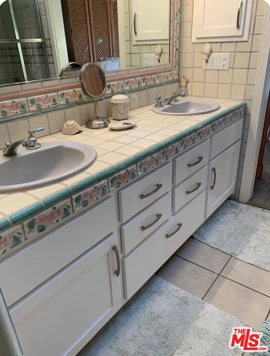 Building Photo - 73 Surfside Ave.