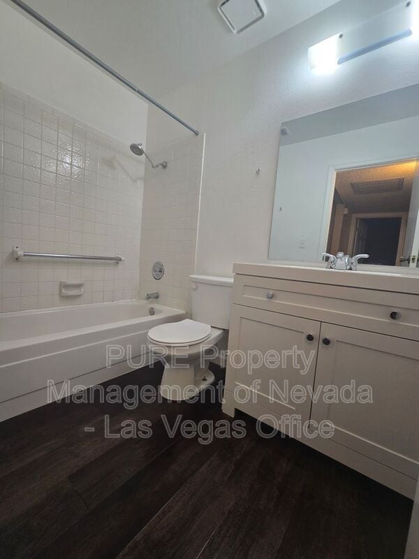 Building Photo - 4270 Rollingstone Dr