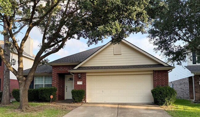 Building Photo - 24631 Hampton Lakes Dr