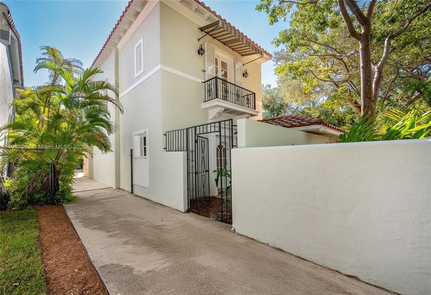 Building Photo - 3240 Morris Ln