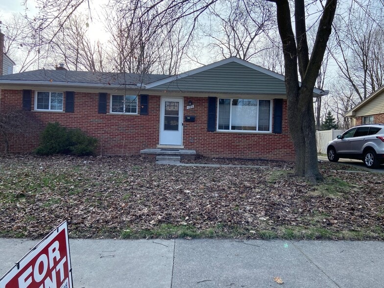 Building Photo - 1103 Ravenwood Ave