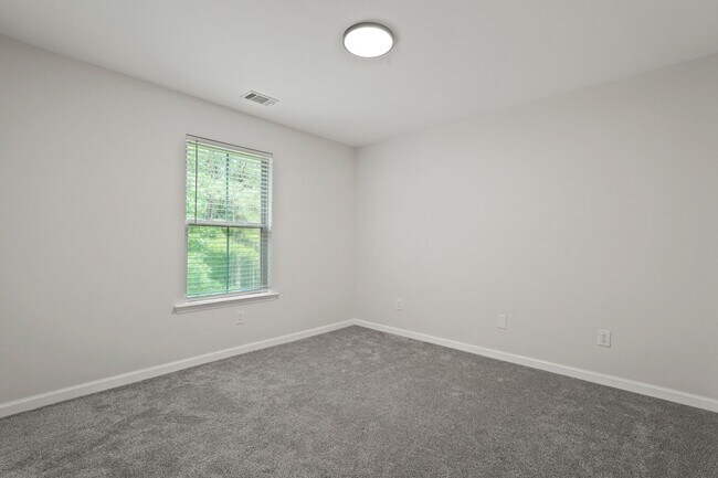 Building Photo - Spacious 4 Bedroom Home With Plenty of Space to Enjoy and Resort-style Amenities in Belmont Glen