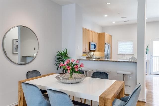 Building Photo - 4310 Buena Vista St