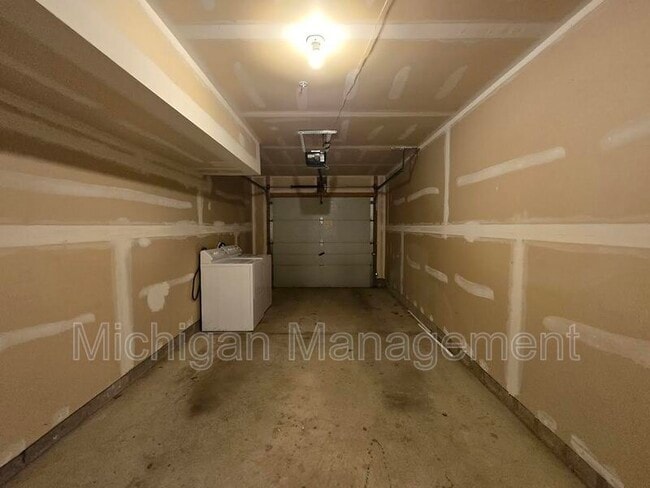 Building Photo - 2740 Barclay Way