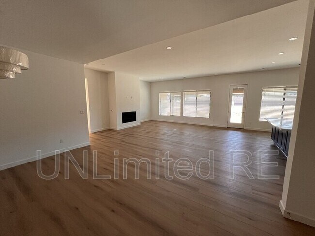 Building Photo - 5705 E Cannon Pl