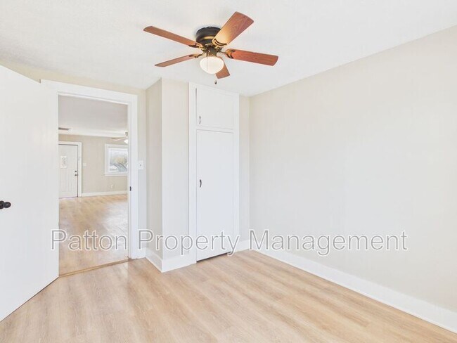 Building Photo - 3411 S Polk St