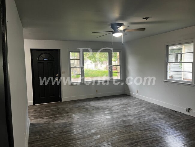 Building Photo - 218 Tennessee-
