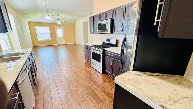 Building Photo - 3838 St Simon Manor Dr