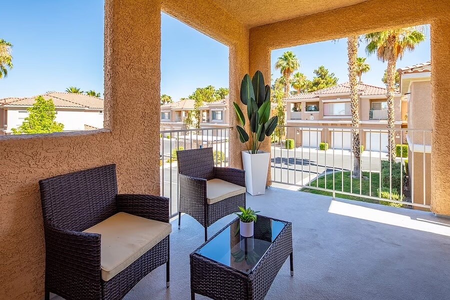 Building Photo - 251 S Green Valley Pky