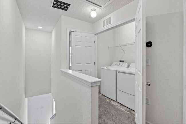 Building Photo - 43 Mustard Hl Ct