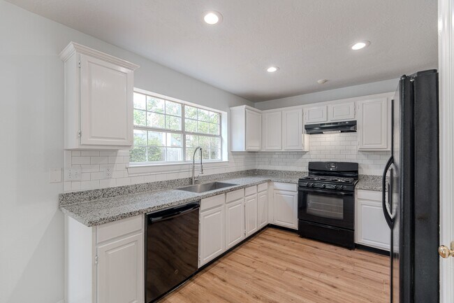 Building Photo - 34 E Trillium Cir