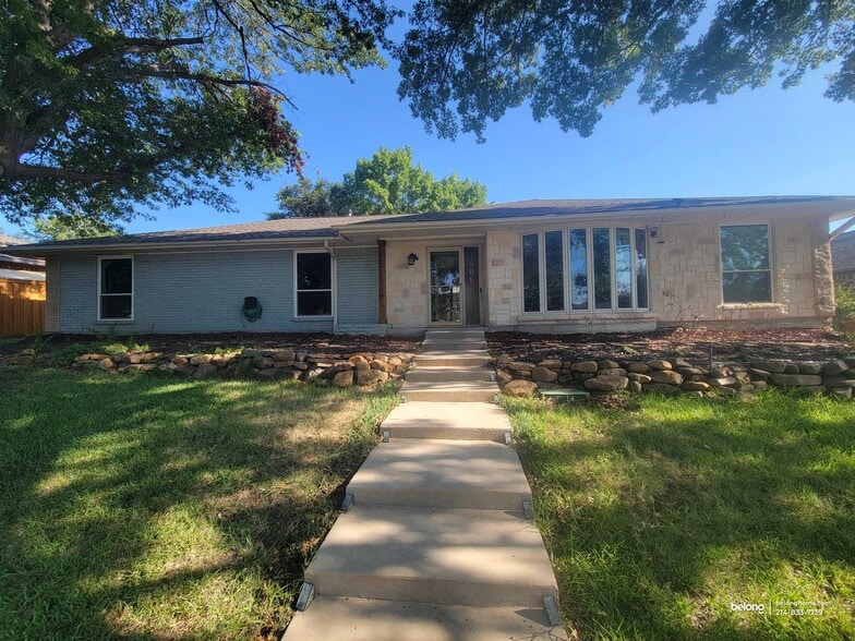 Building Photo - 1406 N Trail Dr