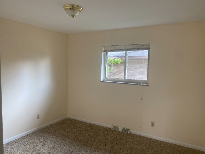 Building Photo - 13857 Whitney Rd