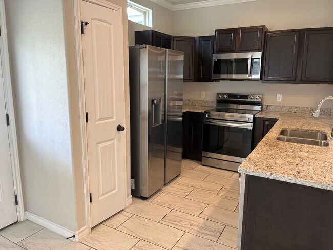 Building Photo - 6310 Luglio Ln