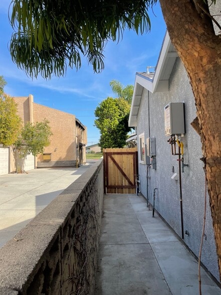 Private Side Patio - 143 N Barranca Ave