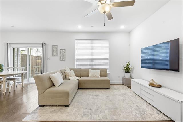 Building Photo - 982 Mikaela Dr