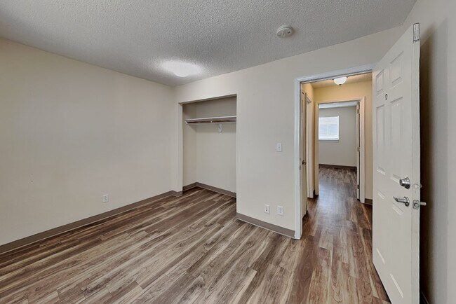 Building Photo - 218 Stanton Ave