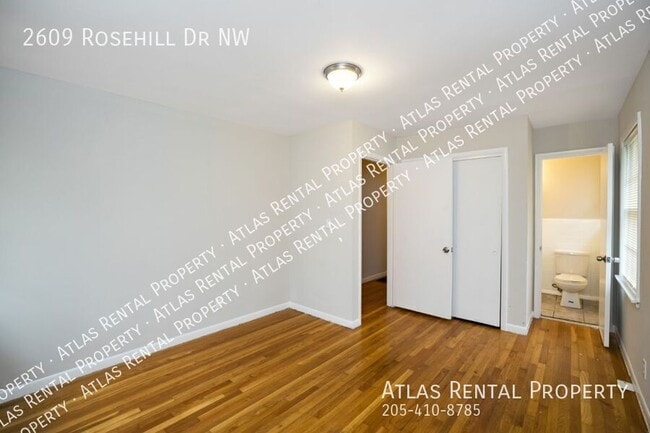 Building Photo - 2609 Rosehill Dr NW