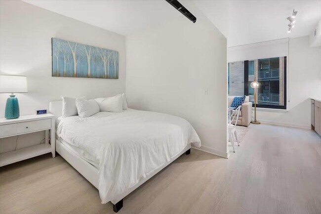 Building Photo - 315 J St