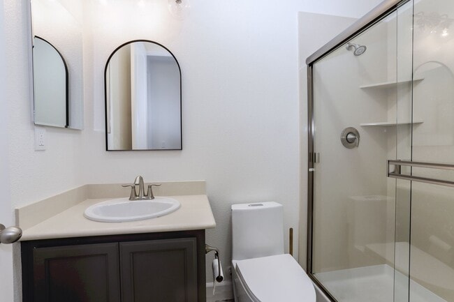Building Photo - 4 Bed / 3 Bath San Bruno home in highly de...