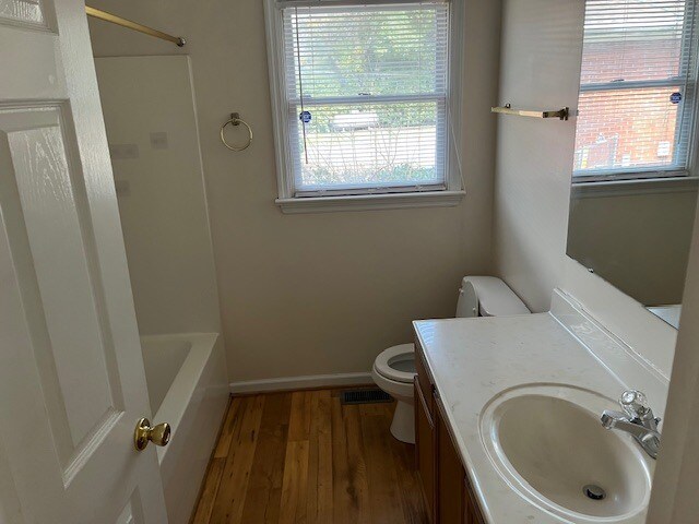 Building Photo - 1201 Martindale Dr