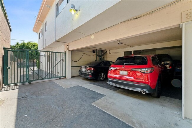 Building Photo - 11661 Erwin St