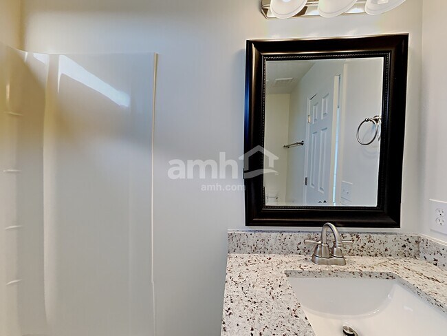 Building Photo - 3112 Creekview Ln