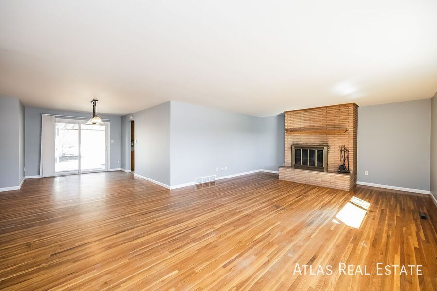 Building Photo - 2106 Glenn Summer Rd