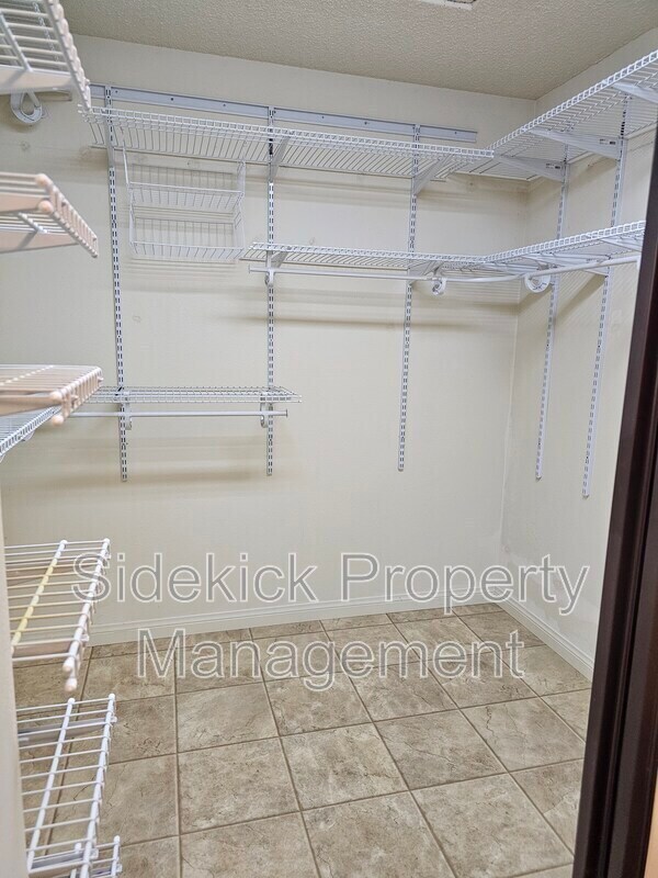 Building Photo - 15775 Cheyenne St