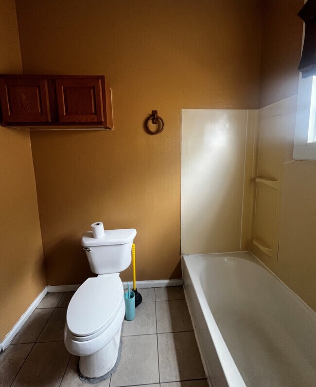 Building Photo - 2331 Saint Anthony St